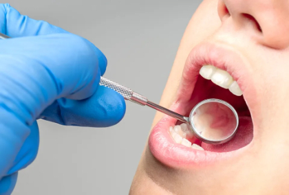 Dlaczego warto chodzić do dentysty co 6 miesięcy?